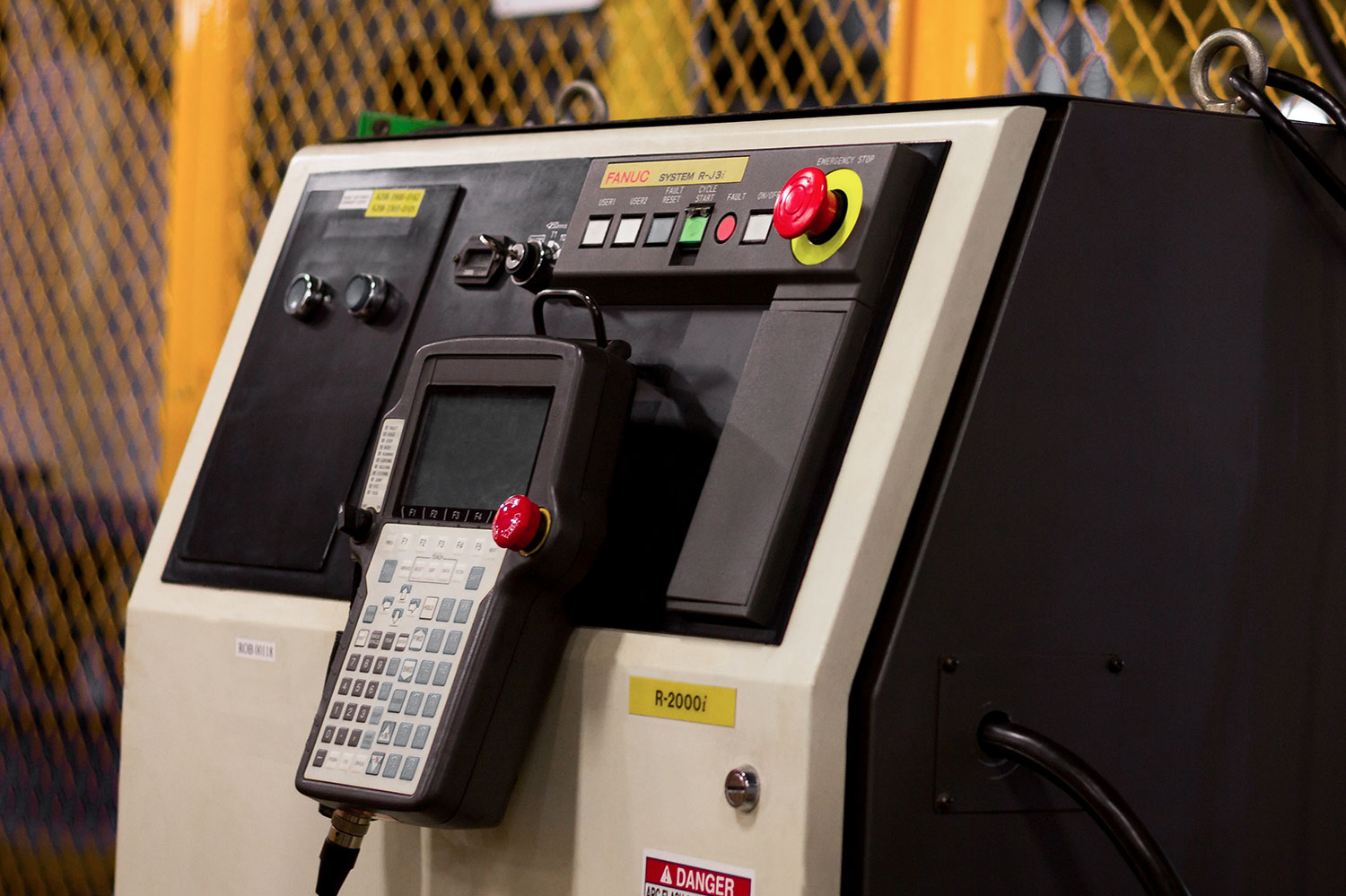 Fanuc-R-J3i-Robot-Controller. ICR Servicios para México del equipo industrial.