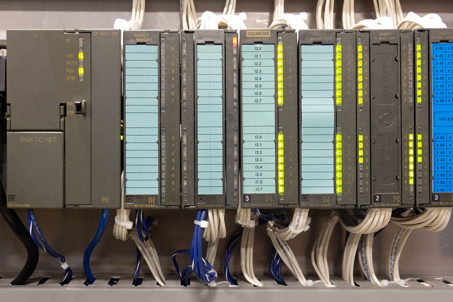 Siemens-SIMATIC-S7-300-PLCs - ICR Servicios México Equipo Industrial inventario de PLCs.
